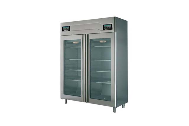 Cement curing cabinet